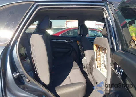 2011 Kia Sorento Lx z USA, uszkodzony, nr VIN 5XYKT3A18BG185517